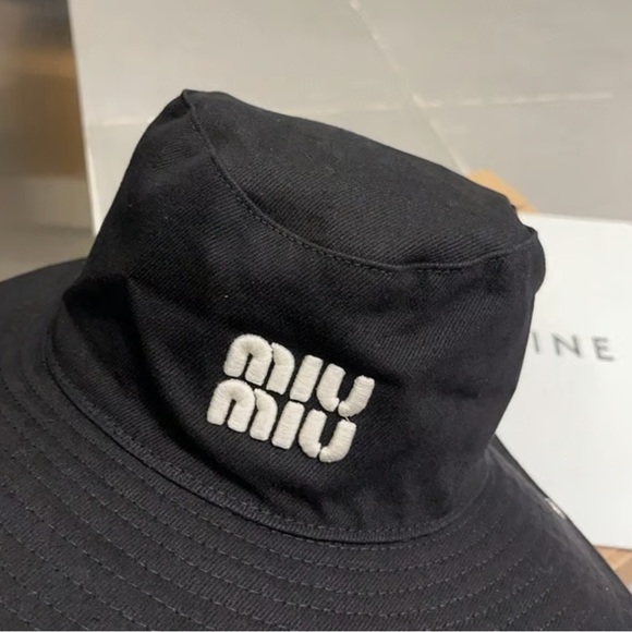 Miu Miu Bucket Hat - Picture 2 of 6